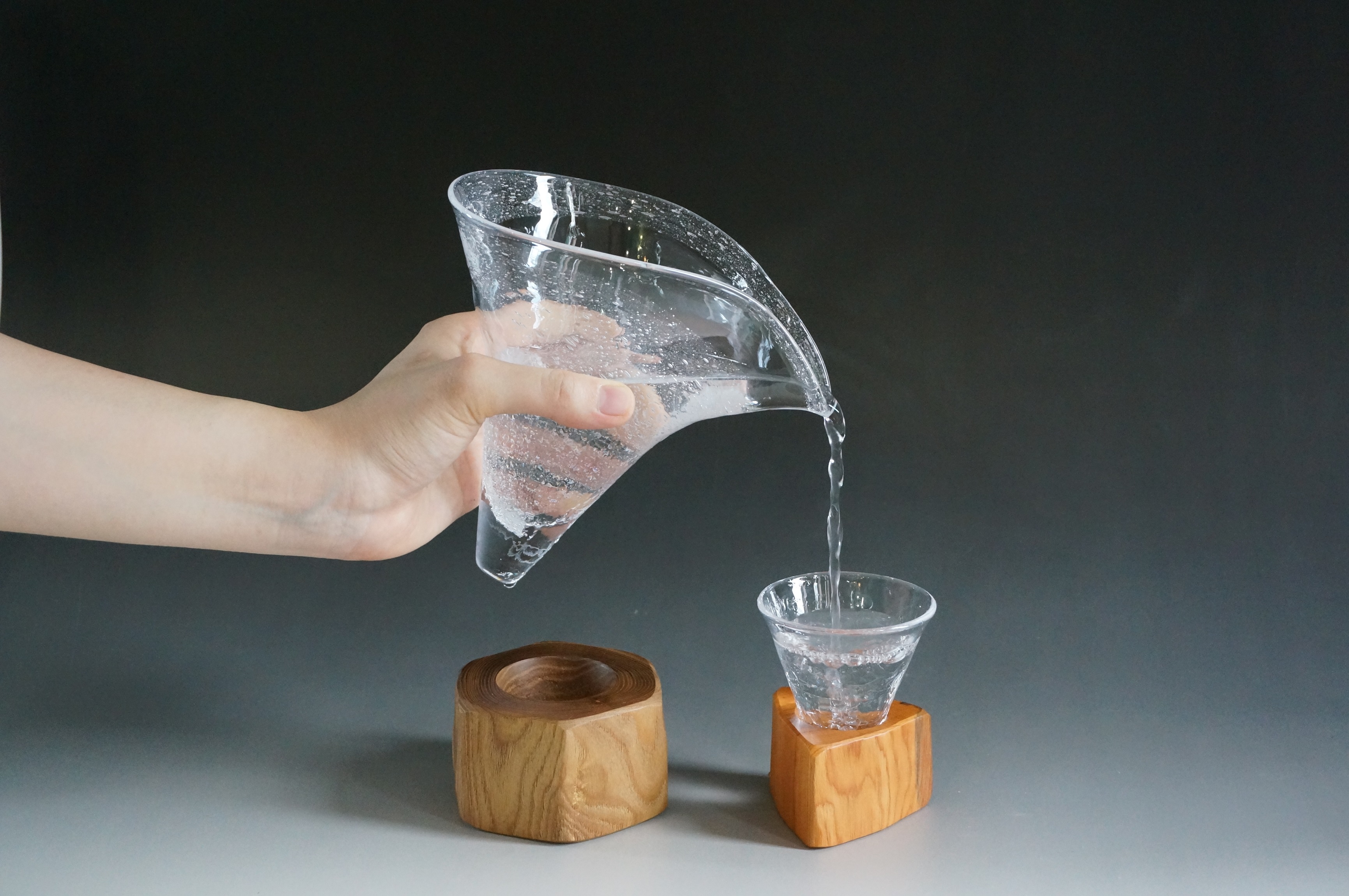 ガラス製作での都市油田（リサイクル廃食油）の有効利用の写真
