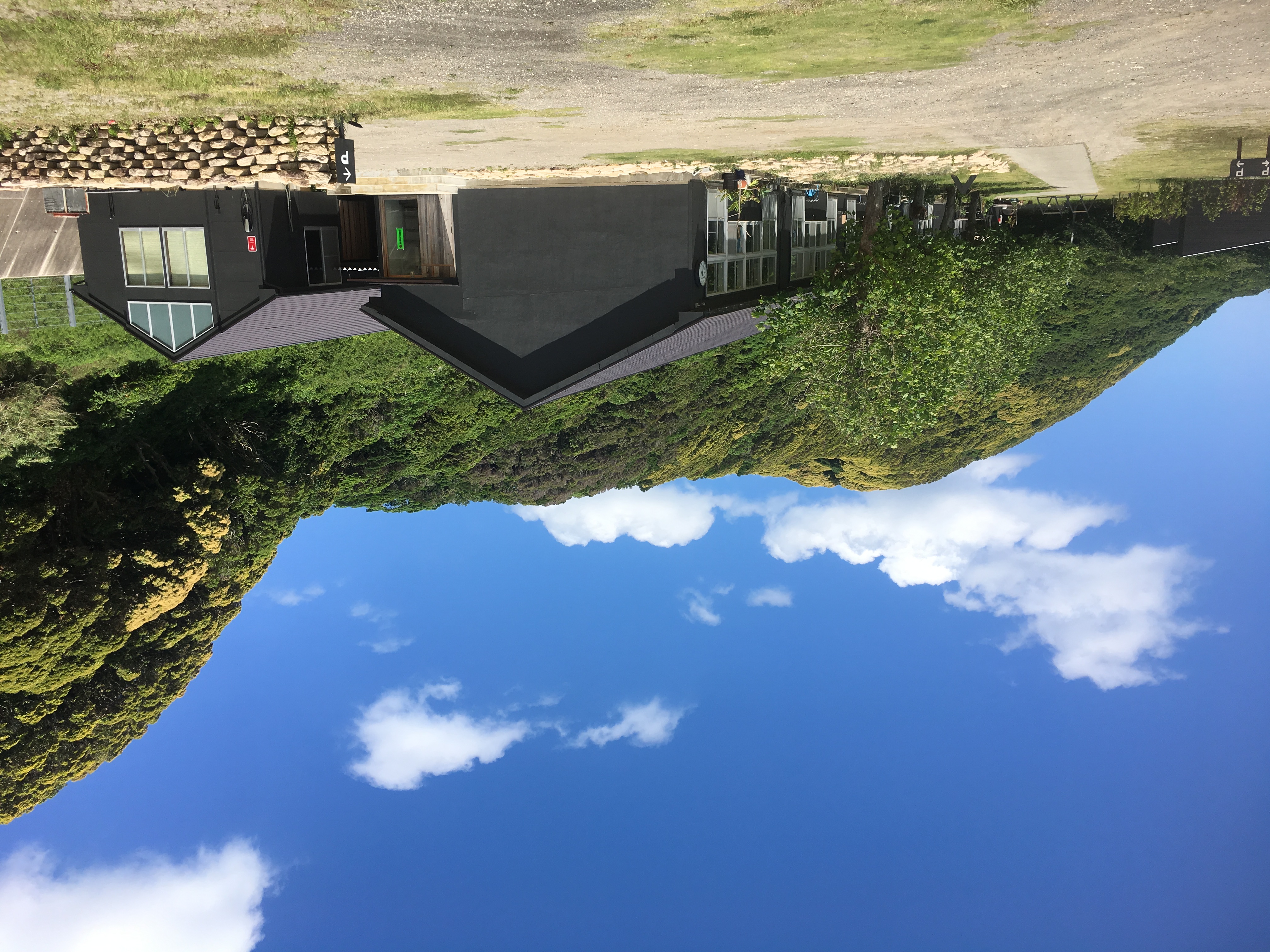 避難拠点としての役割を持つ廃校利活用施設「シラハマ校舎」の写真