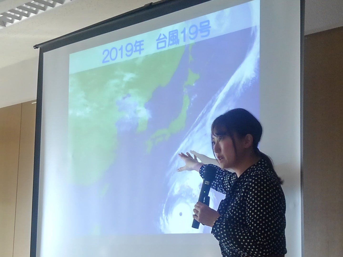 気象キャスターによる環境講座・出前授業
の写真